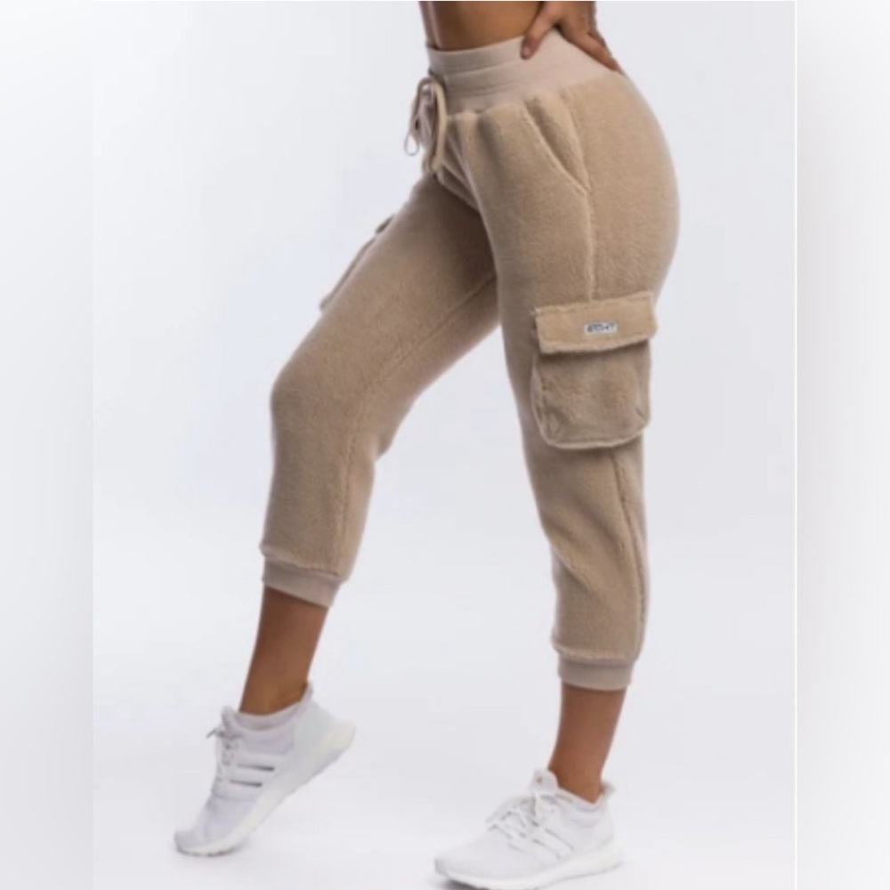 ECHT Apparel Sherpa Joggers Small EUC